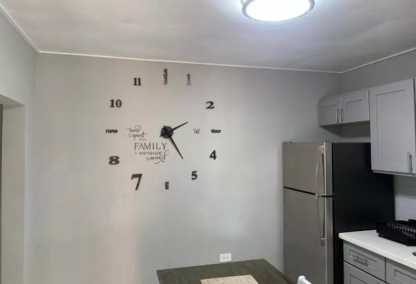 پانسیون Summer Lyns Escape