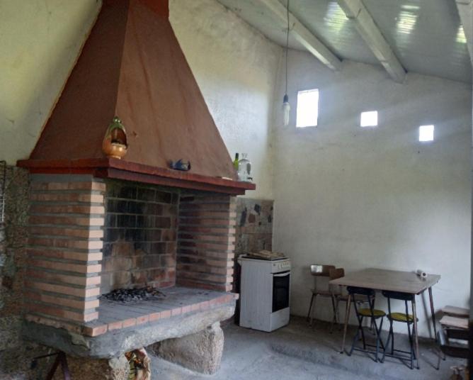 ベッドアンドブレックファースト A Casa De Abelleira Ponteareas