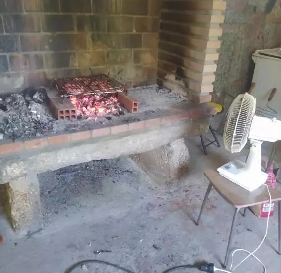ベッドアンドブレックファースト A Casa De Abelleira Ponteareas
