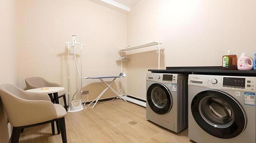 Borrman Hotel Heyuan East Station Linjiang Vehicle Administration Office