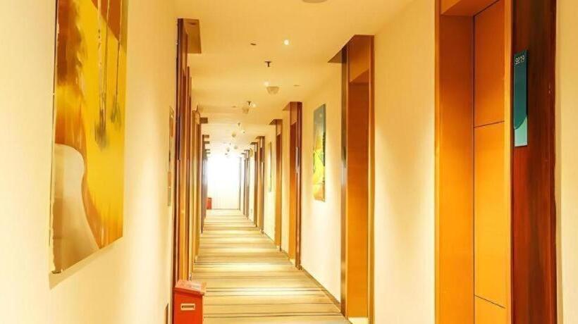 Отель City Comfort Inn Wuzhou Municipal Square