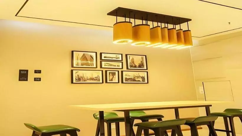 ホテル City Comfort Inn Wuzhou Municipal Square