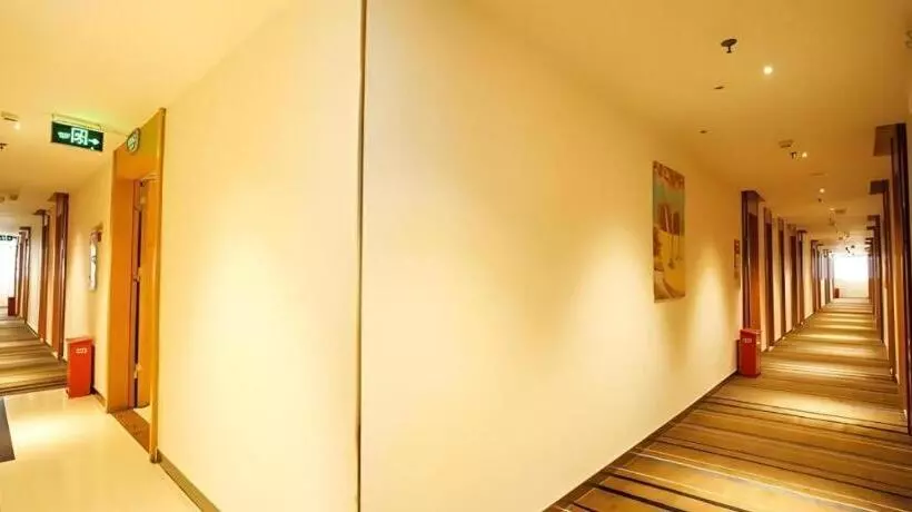 ホテル City Comfort Inn Wuzhou Municipal Square