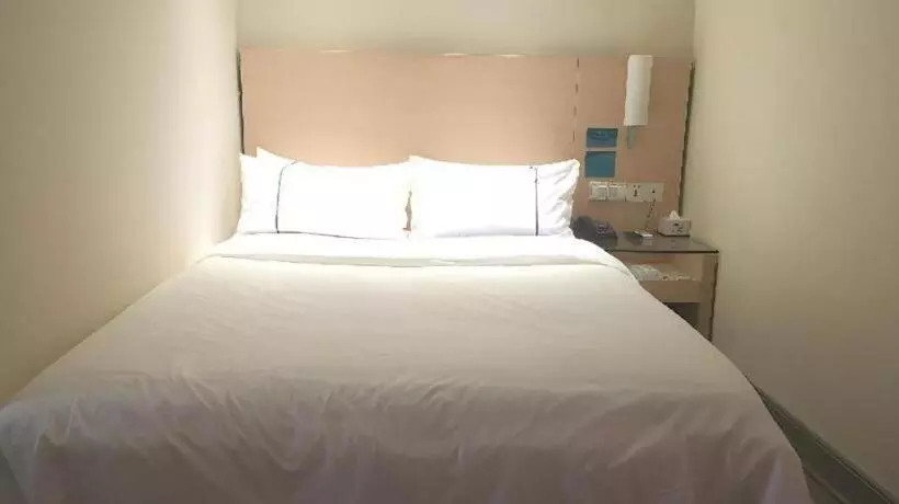ホテル City Comfort Inn Wuzhou Municipal Square