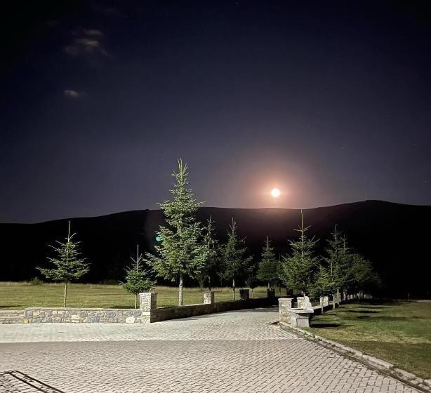 فندق Stani I Hoxhes