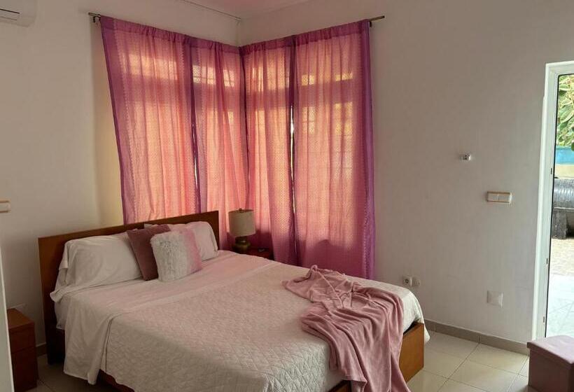 پانسیون Techas Mansion Guesthouse