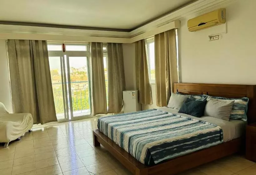 پانسیون Techas Mansion Guesthouse