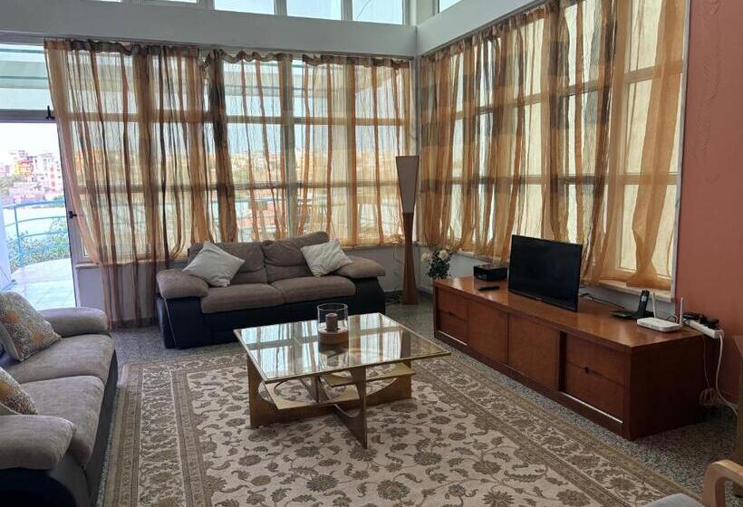 پانسیون Techas Mansion Guesthouse