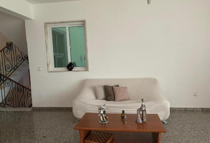 پانسیون Techas Mansion Guesthouse