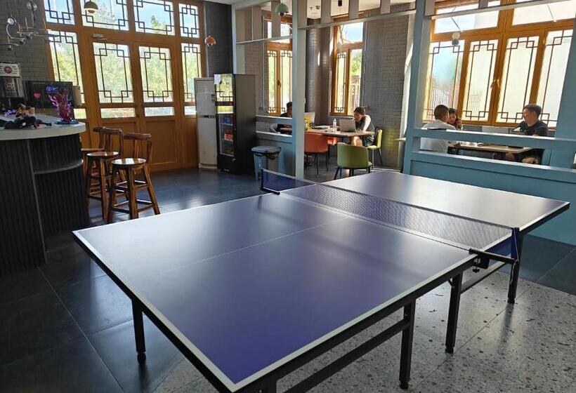 Albergue 伊宁背包拾年青年旅舍