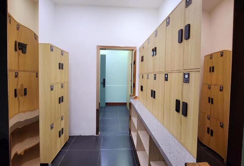 Albergue 伊宁背包拾年青年旅舍