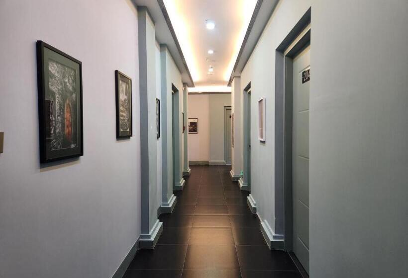 Albergue 伊宁背包拾年青年旅舍