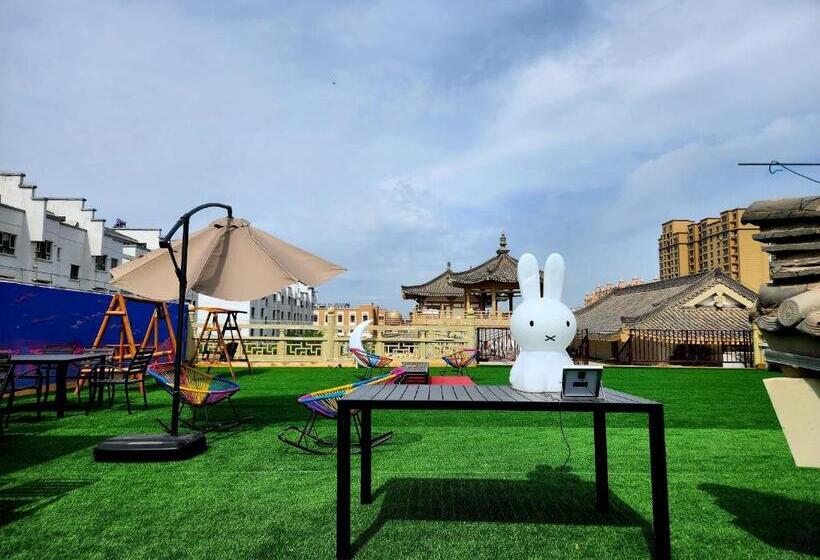 Albergue 伊宁背包拾年青年旅舍