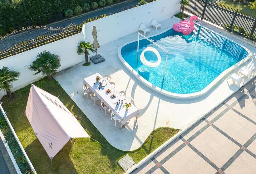 مبيت وإفطار 上海丽芸精品民宿 Irene S House