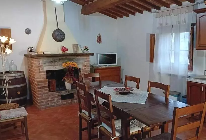 هتل Agriturismo Il Mandorlo