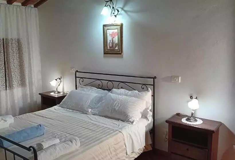 هتل Agriturismo Il Mandorlo