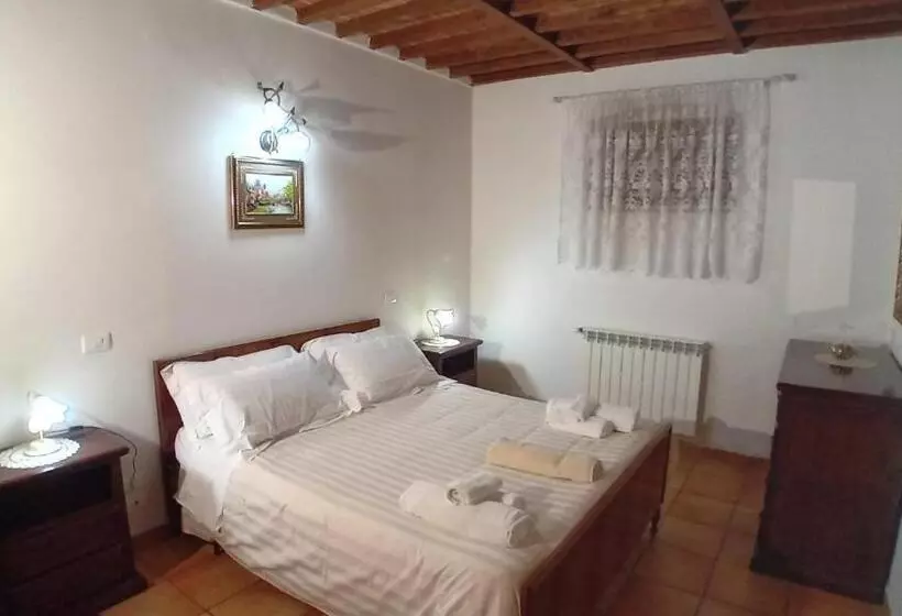 هتل Agriturismo Il Mandorlo