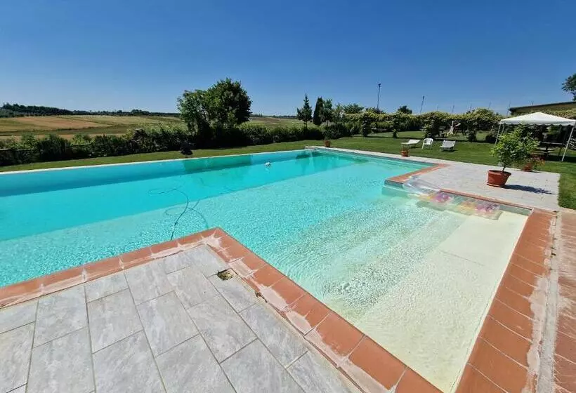 هتل Agriturismo Il Mandorlo