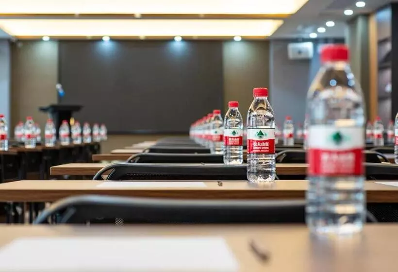 Hotelli Campanile Shanwei Haifeng