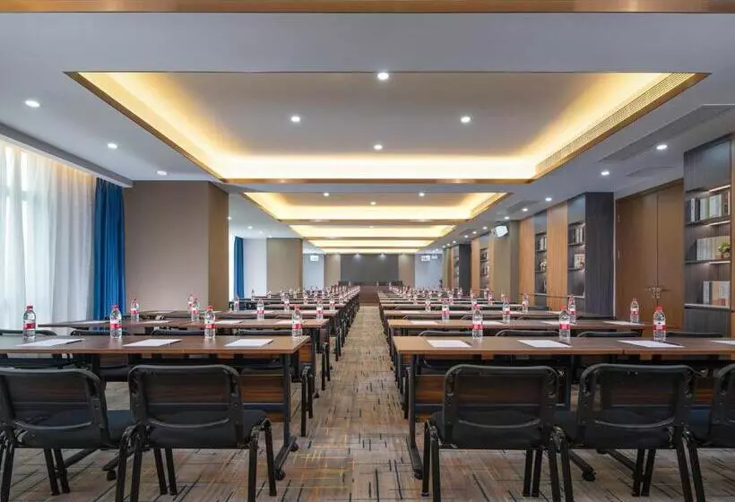 Hotelli Campanile Shanwei Haifeng