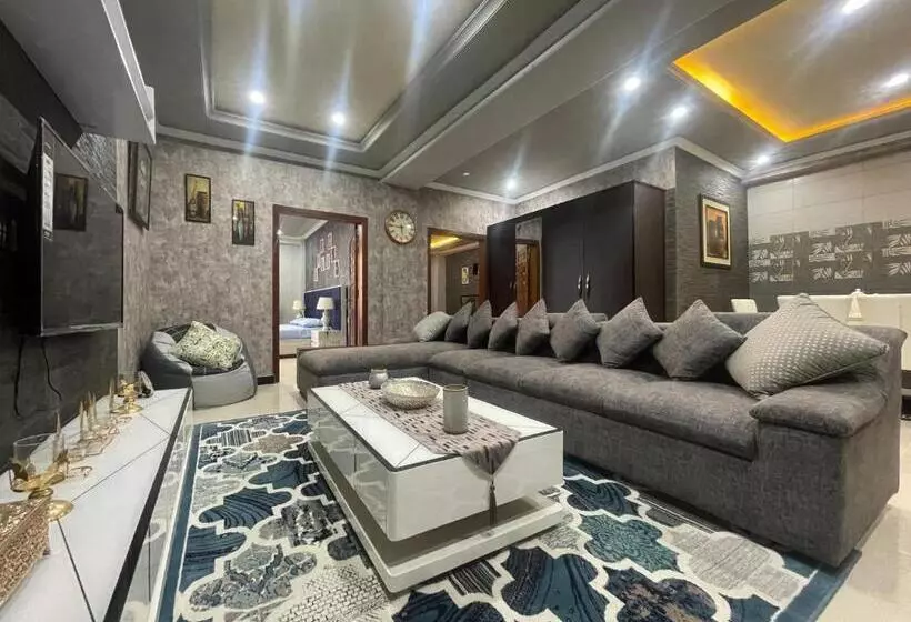 پانسیون Crown Inn Apartments
