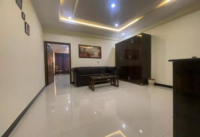 پانسیون Crown Inn Apartments