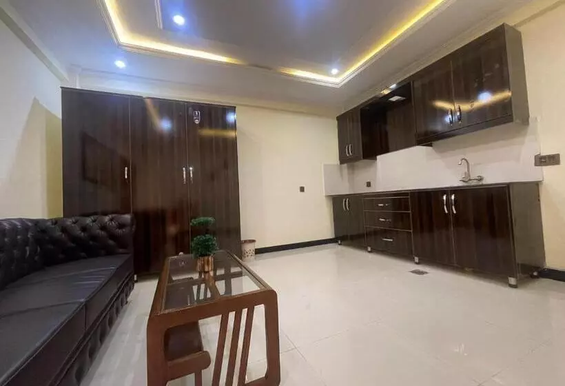 پانسیون Crown Inn Apartments