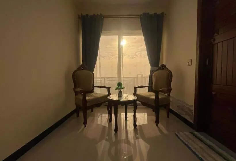 پانسیون Crown Inn Apartments