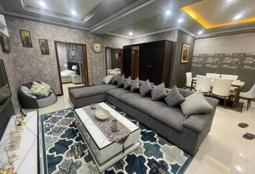 پانسیون Crown Inn Apartments