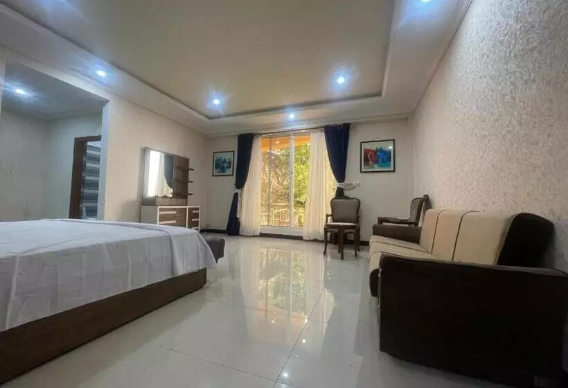 پانسیون Crown Inn Apartments