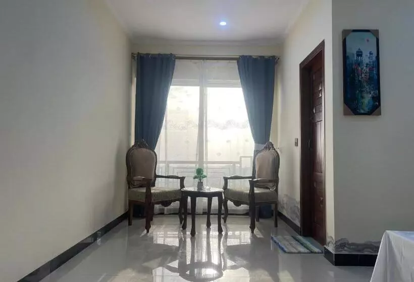 پانسیون Crown Inn Apartments