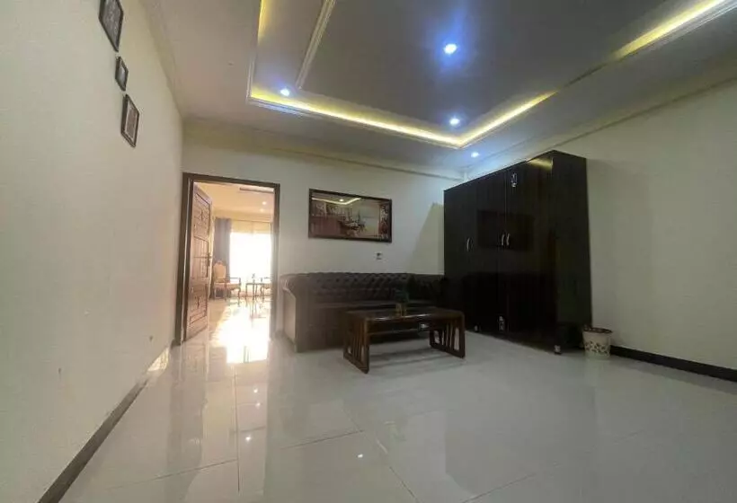 پانسیون Crown Inn Apartments