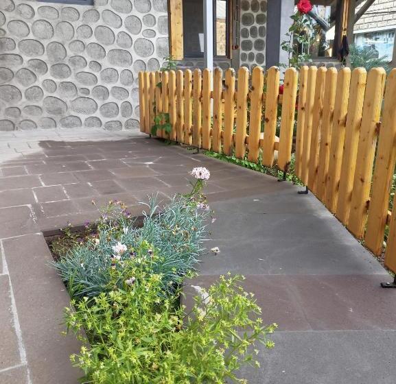 پانسیون Enea Boutique Apartment