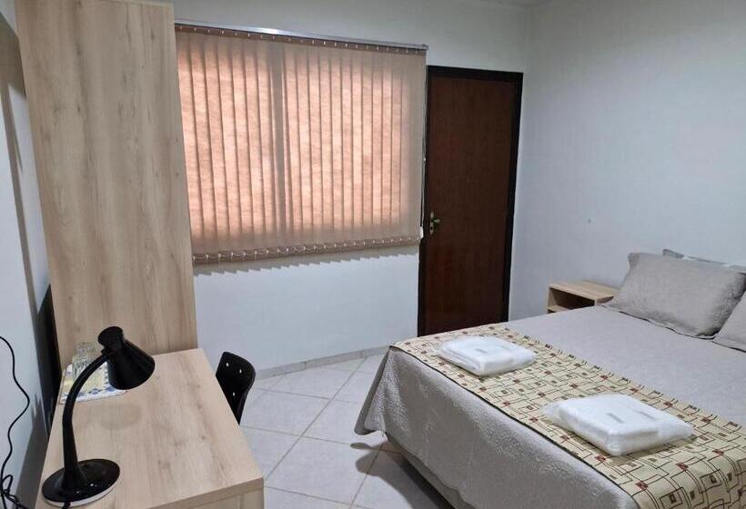 پانسیون Pousada Solar Dos Pássaros