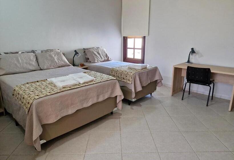 پانسیون Pousada Solar Dos Pássaros