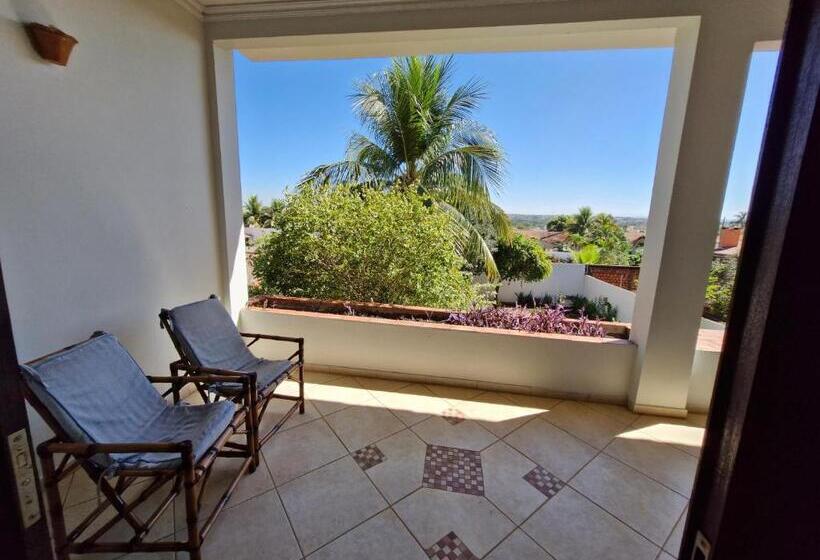 پانسیون Pousada Solar Dos Pássaros