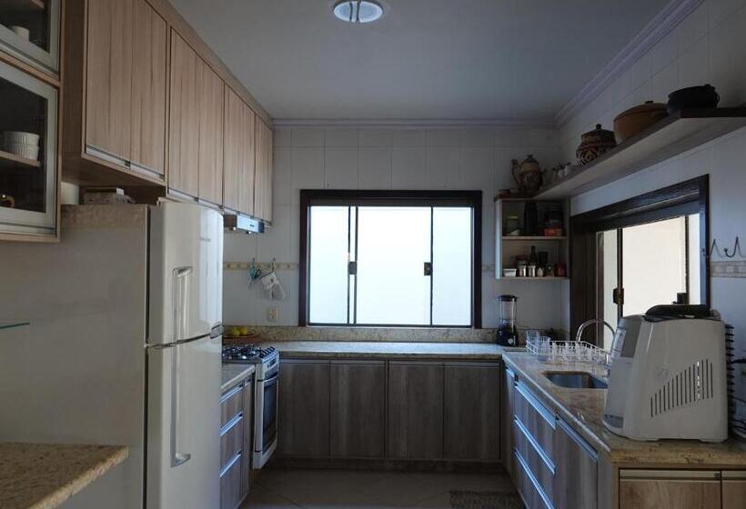 پانسیون Pousada Solar Dos Pássaros