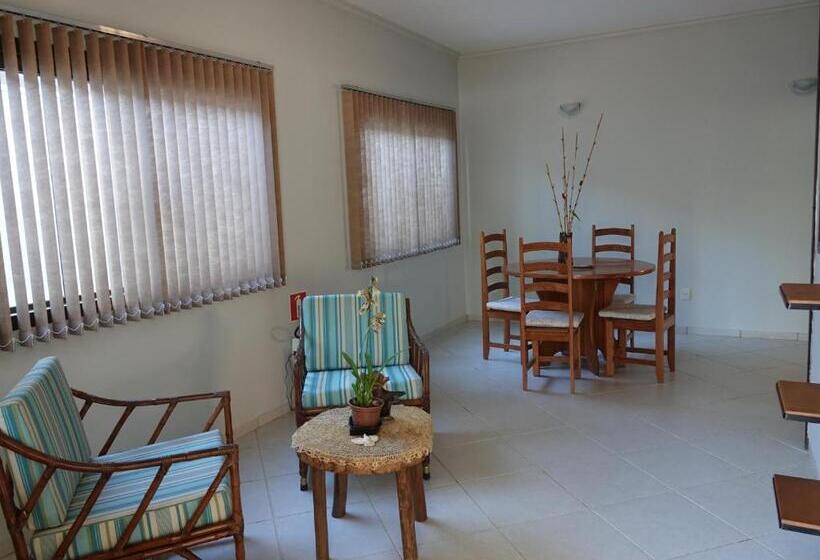 پانسیون Pousada Solar Dos Pássaros