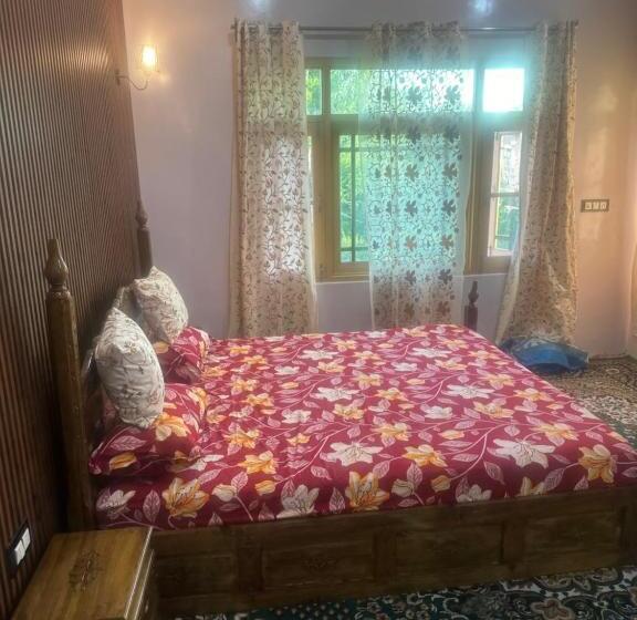 ペンション Serene Stay Guest House