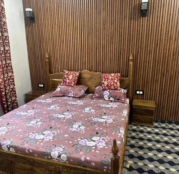 ペンション Serene Stay Guest House