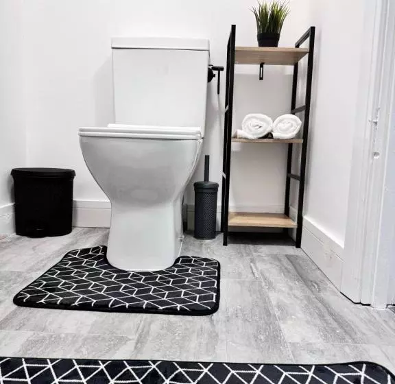 ペンション Stay In Ashford, Heathrow