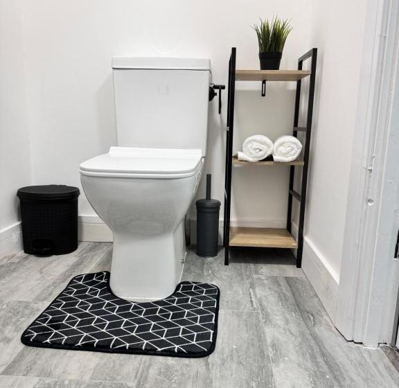 ペンション Stay In Ashford, Heathrow