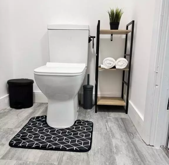 ペンション Stay In Ashford, Heathrow