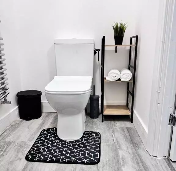 ペンション Stay In Ashford, Heathrow