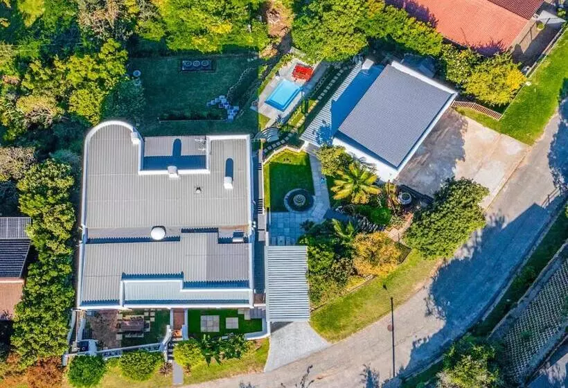 ペンション Sunnymeade Guest House