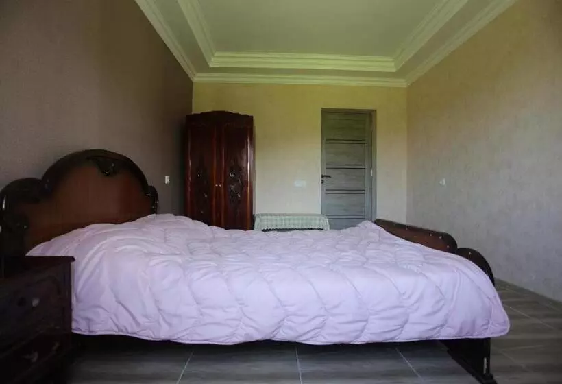 Majatalo Vs Guest House