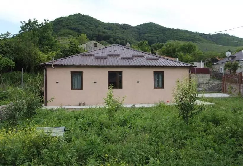 Majatalo Vs Guest House