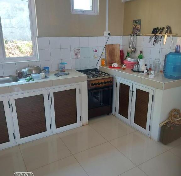 تختخواب و صبحانه Ocean Viewpoint Lodge