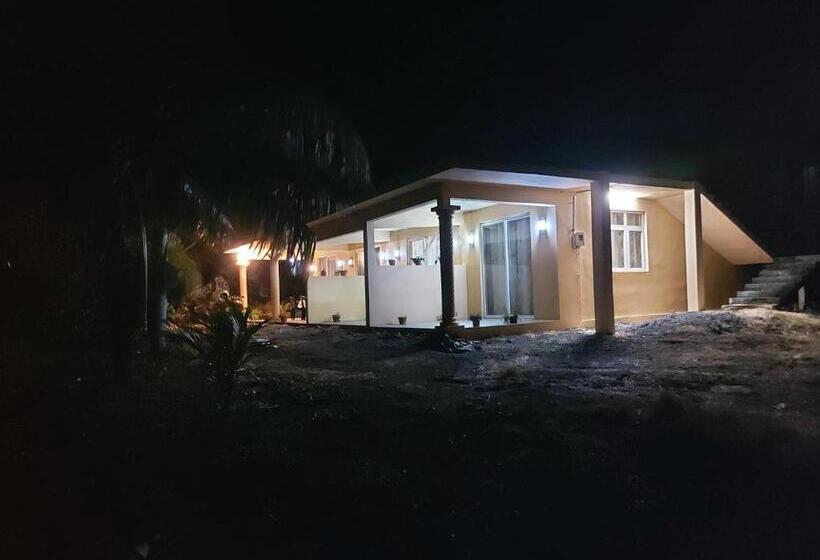 تختخواب و صبحانه Ocean Viewpoint Lodge