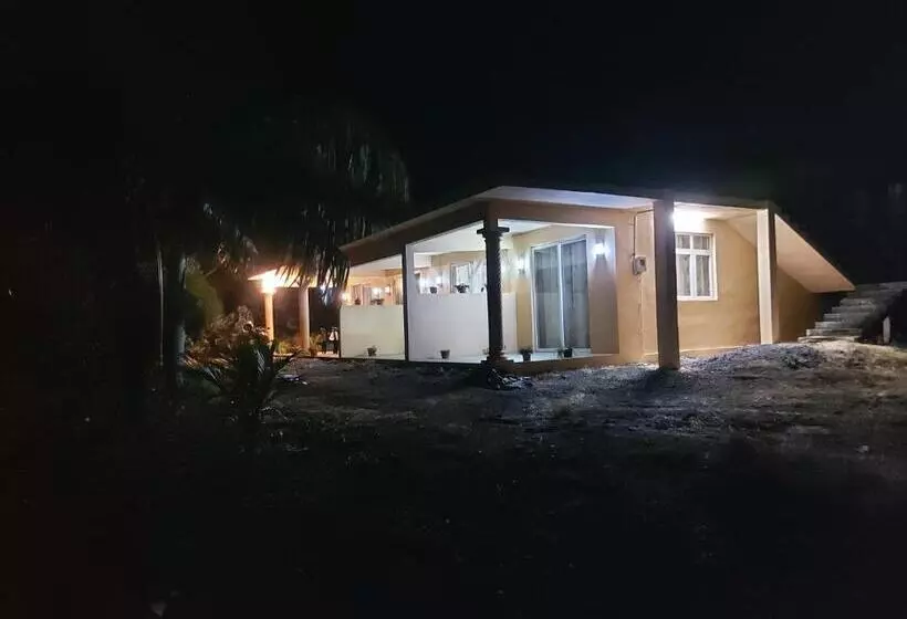 تختخواب و صبحانه Ocean Viewpoint Lodge